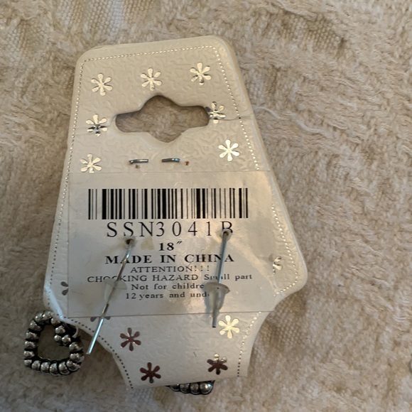 Earring bundle - Picture 4 of 5